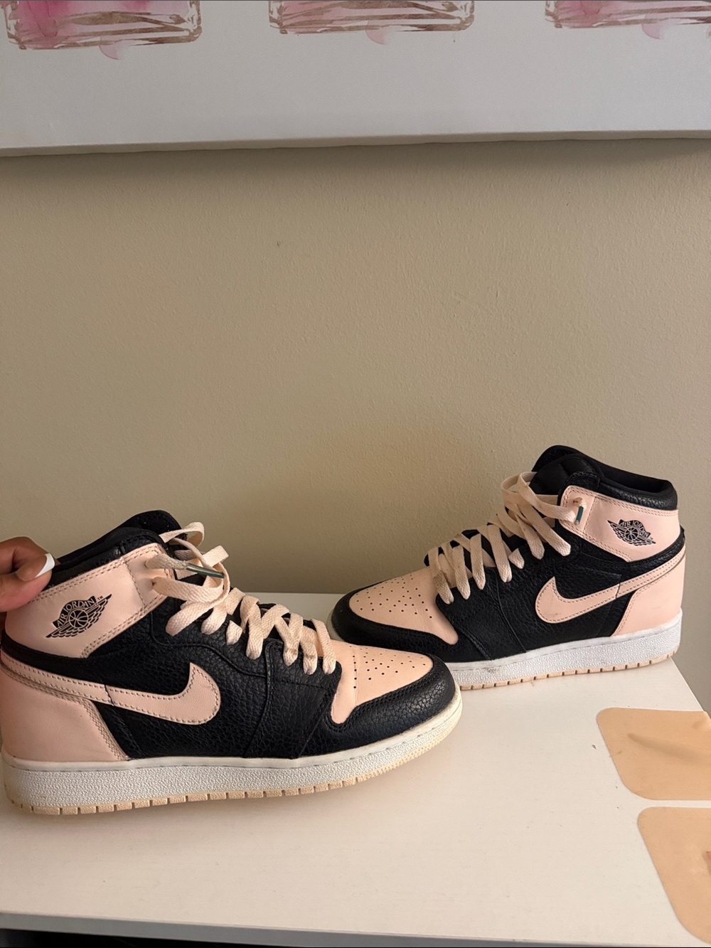 Nike Womenโs High-Top Sneakers in Black and Light Pink